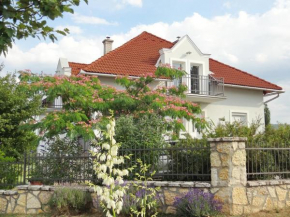 Albízia Apartments  Балатонфюред